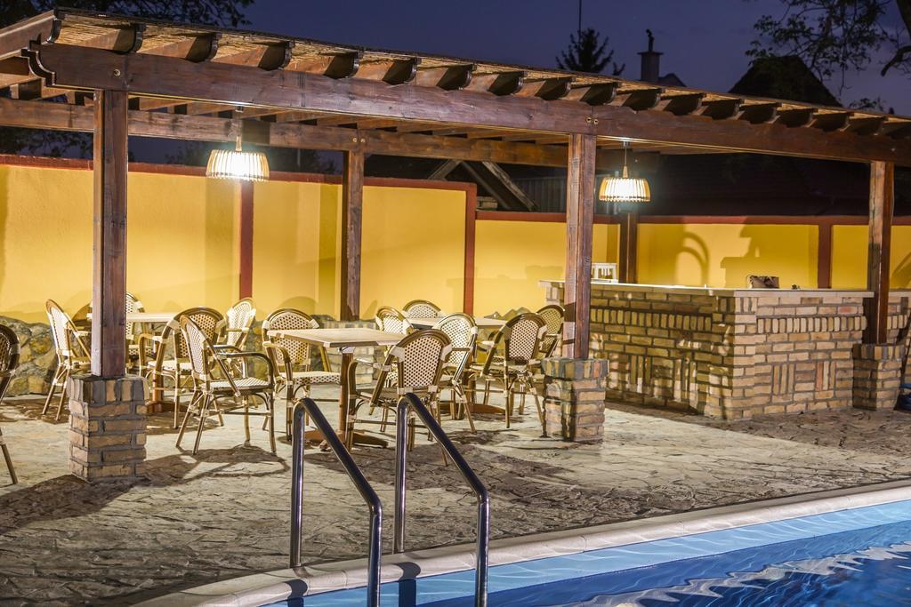 Amfora Hotel Палич Екстериор снимка