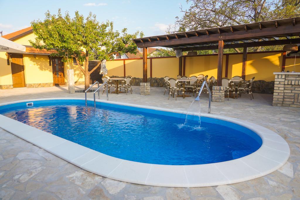 Amfora Hotel Палич Екстериор снимка
