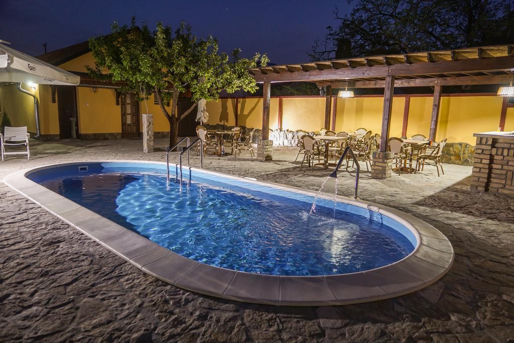 Amfora Hotel Палич Екстериор снимка