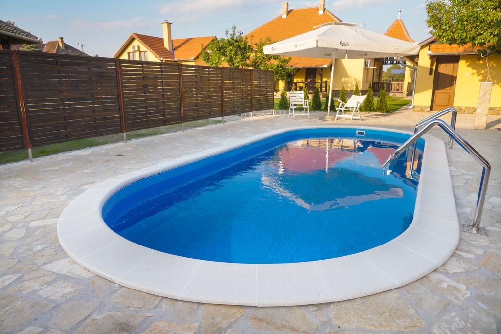 Amfora Hotel Палич Екстериор снимка